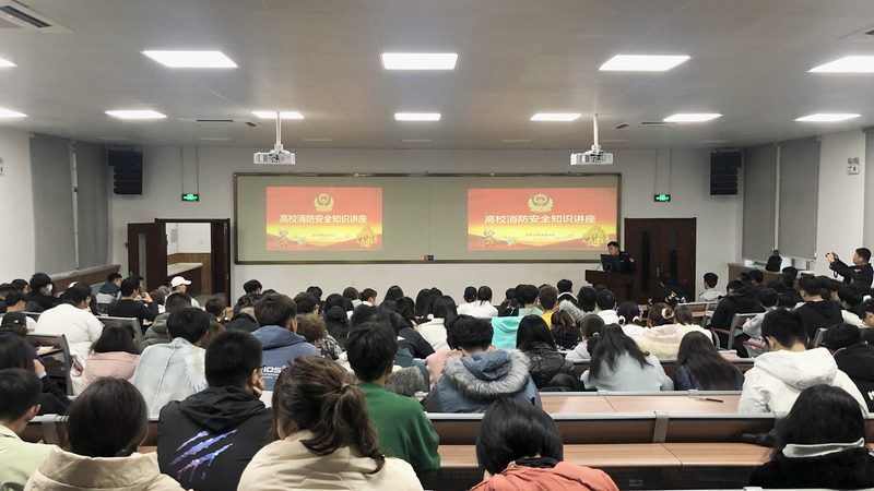 小标题：了解证书含金量，别被“保过”误导